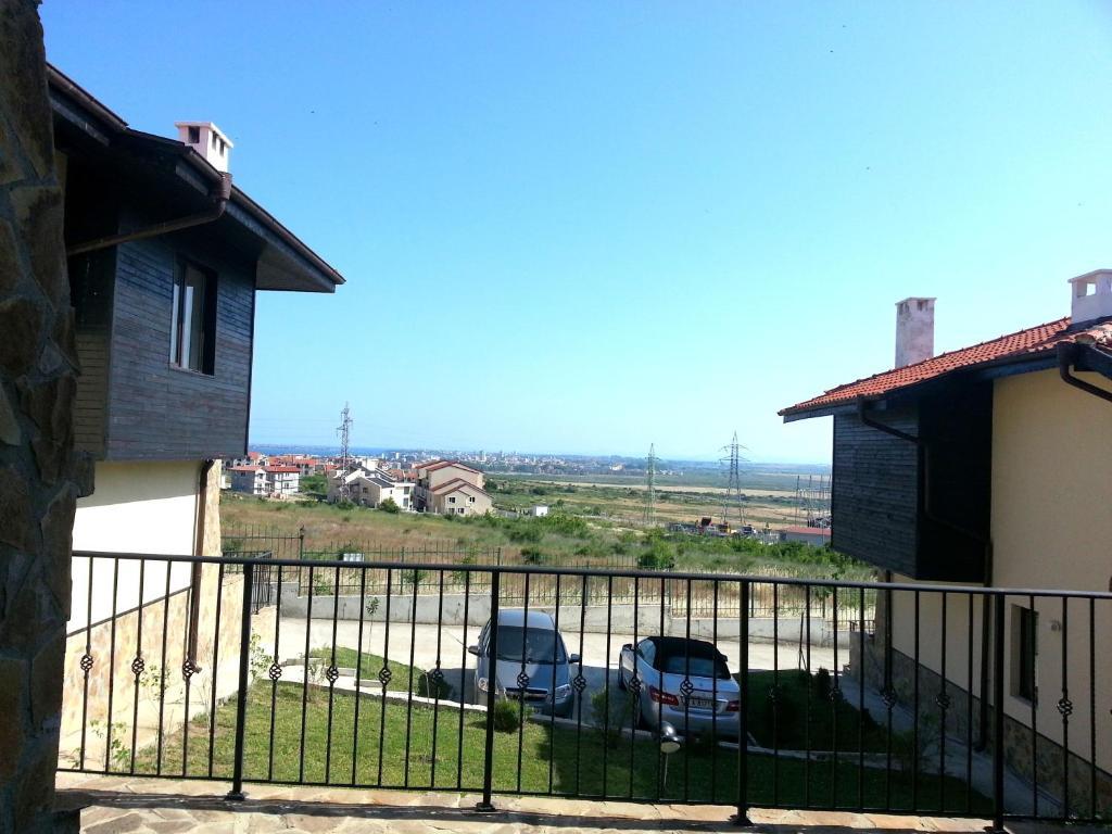 Menada Sunny Hill Villa Kosharitsa Exterior photo