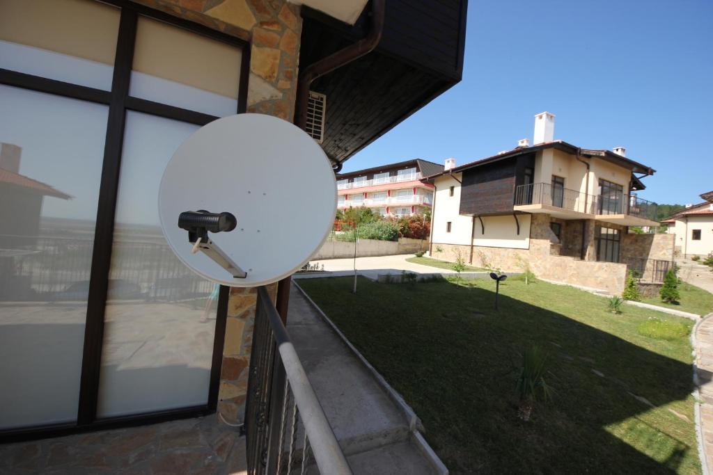 Menada Sunny Hill Villa Kosharitsa Exterior photo